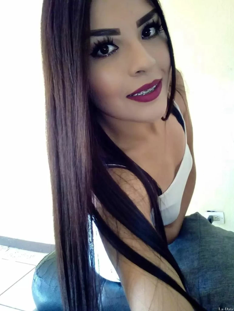 Sabrina, 30