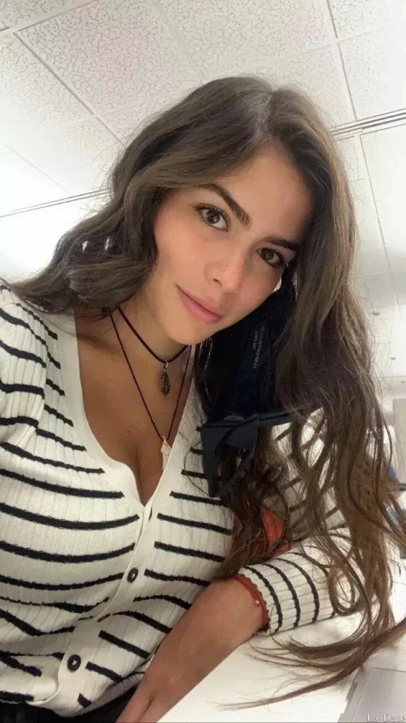 Florencia Luciana, 27