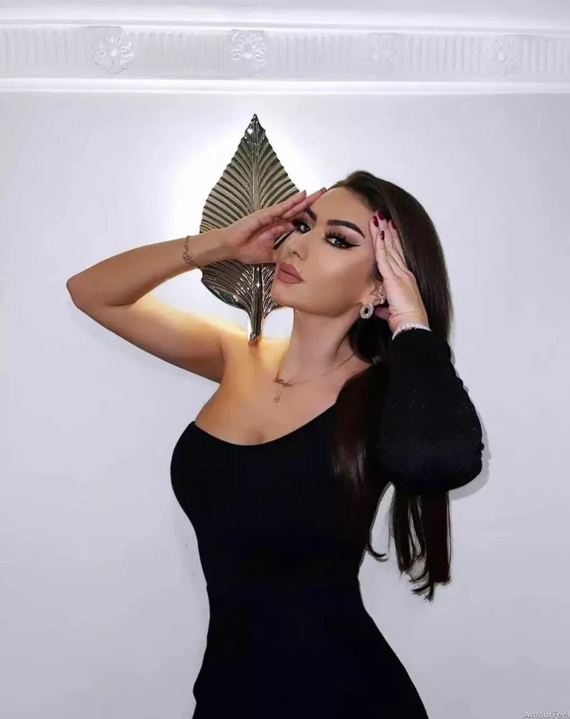 Yana, 31