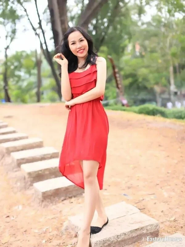 Thi Thanh Huyen, 22