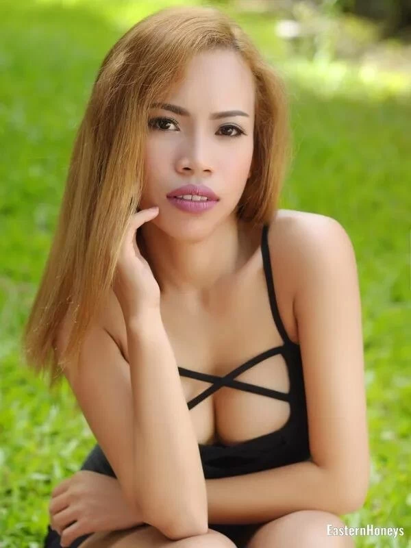 Kate, 26